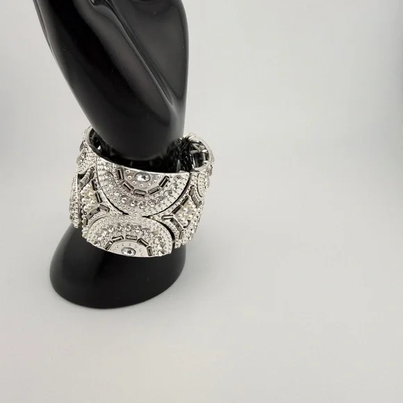 Elegant Silver Toned Crystal Stretch Bracelet - Picture 2 of 7